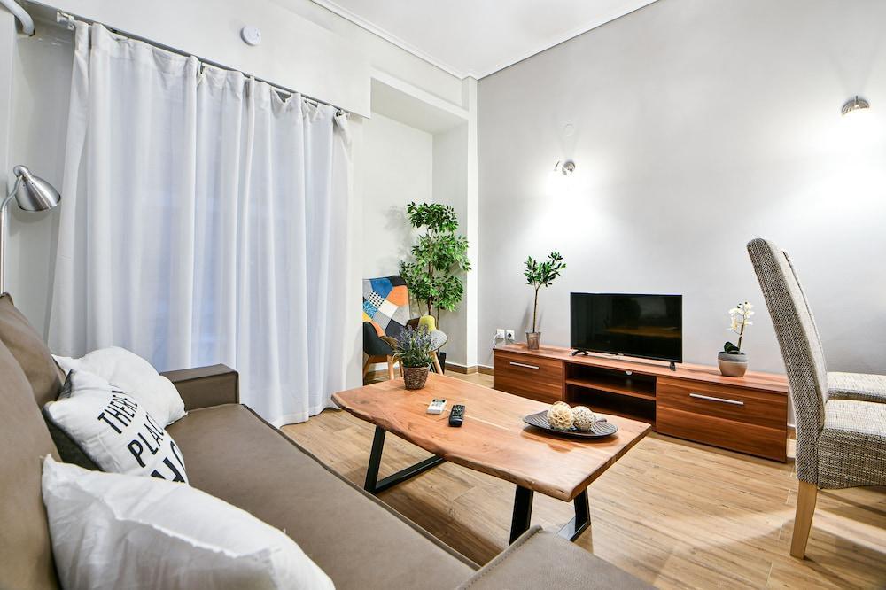 Serene N Modern Renovated Flat Атина Екстериор снимка