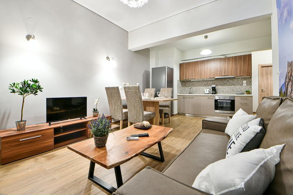 Serene N Modern Renovated Flat Атина Екстериор снимка