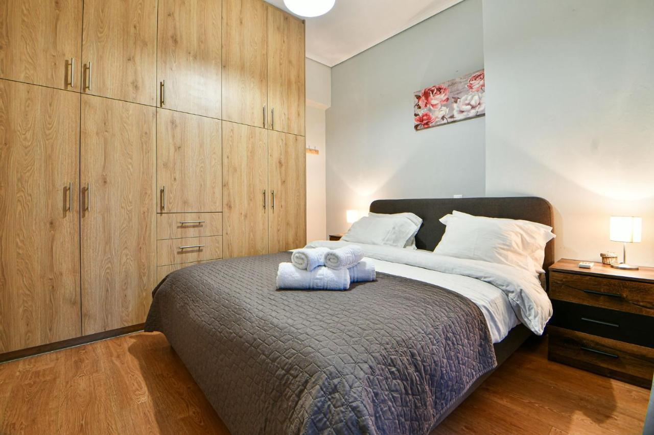 Serene N Modern Renovated Flat Атина Екстериор снимка