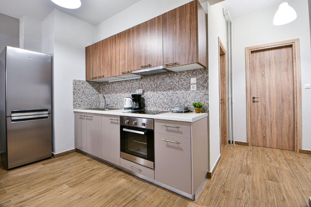 Serene N Modern Renovated Flat Атина Екстериор снимка