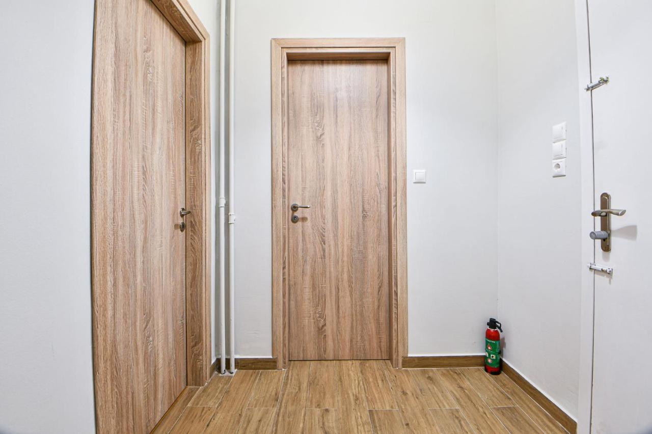 Serene N Modern Renovated Flat Атина Екстериор снимка